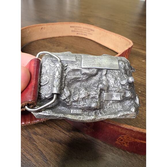 1983 Bergamot Brass Works BOWHUNTING Belt Buckle Enameled 3.25" x 2.5" With Belt - Picture 16 of 16